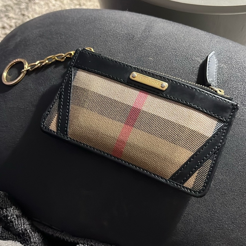 Burberry card holder/ mini wallet with detachable keychain 6 in x 3 in